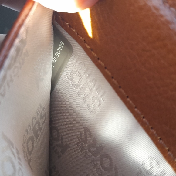 Flash Sale! Today only deal! Like New! Michael kors wallet - Picture 7 of 8